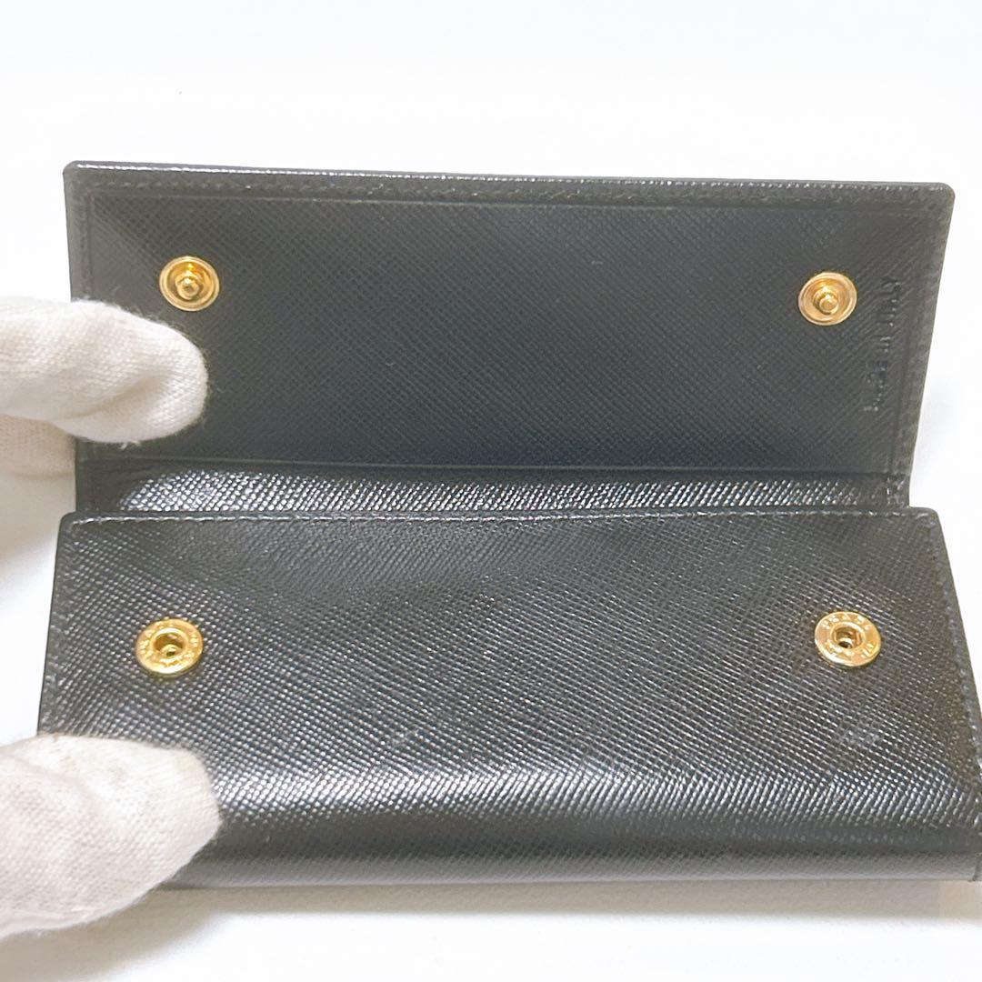 新品未使用✨プラダ キーケース 6連 サフィアーノ 三角ロゴ ゴールド