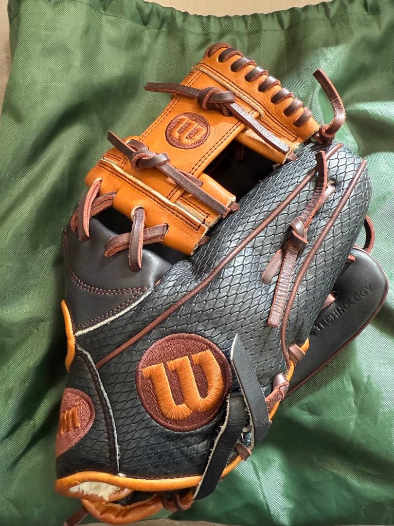 Wilson 軟式グローブ 黒/茶　DUAL RHK86H wil24fw