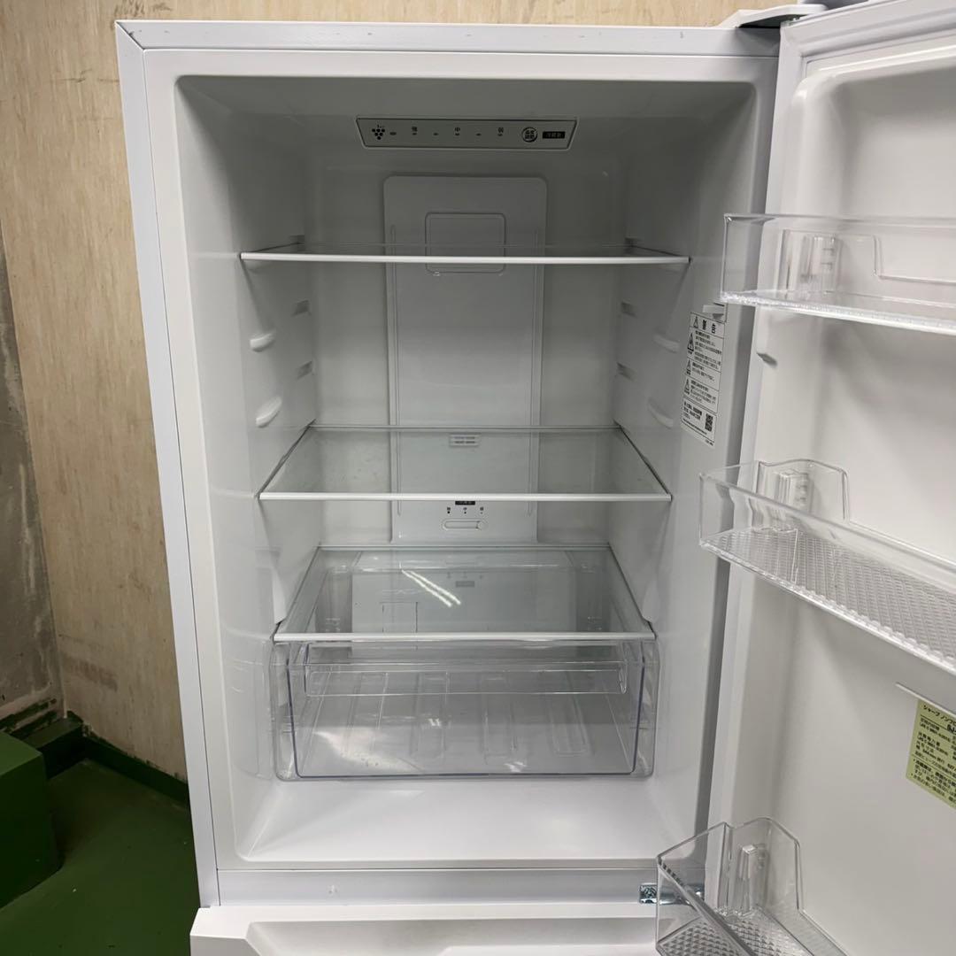 198 関東配送　冷蔵庫　大型　200L〜300L 右開き　極美品　人気モデル