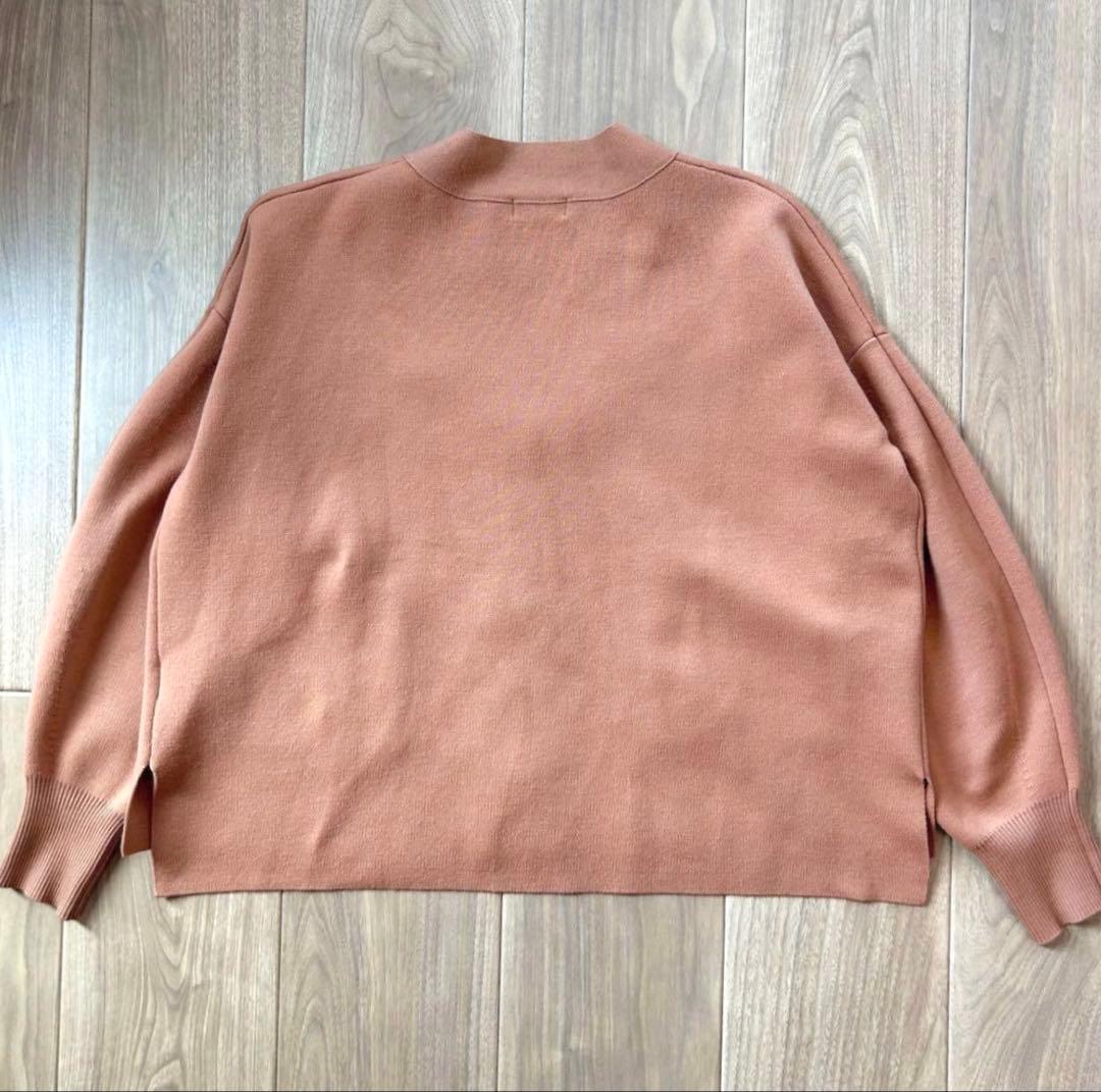 IENA スーパーファインスムースショートカーディガン　ベージュ Vネック