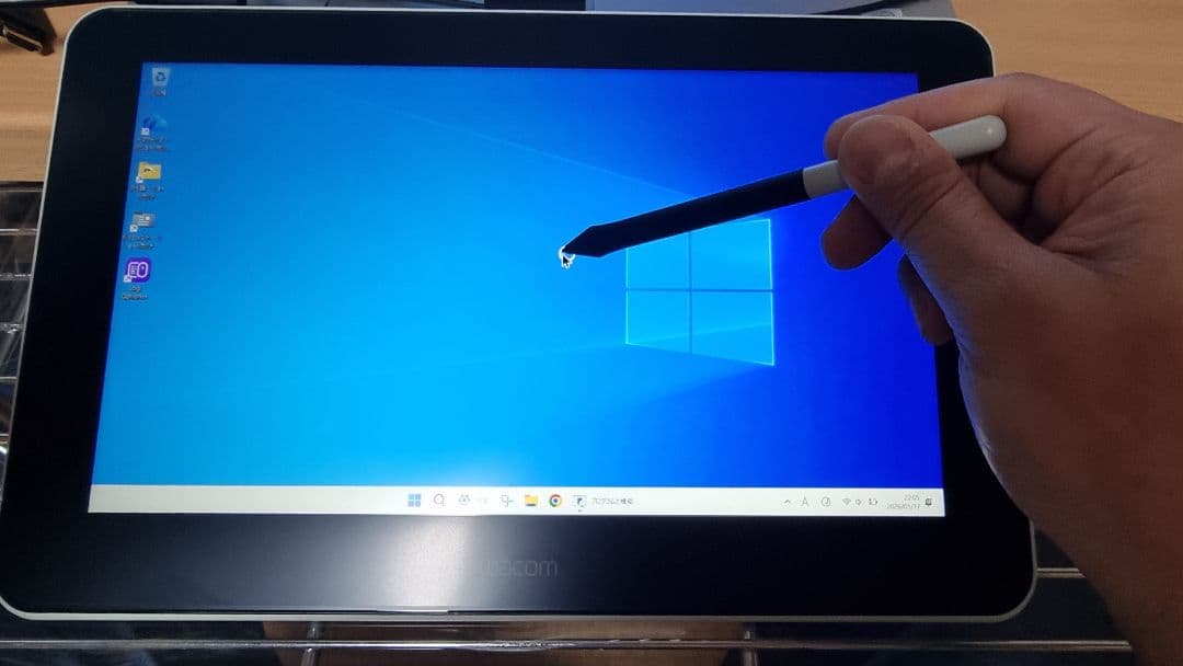 Wacom One 液晶ペンタブ 13 (DTC133W0D) 2022年製