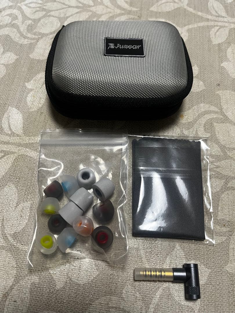 Juzear Dragonfly 81T イヤホン