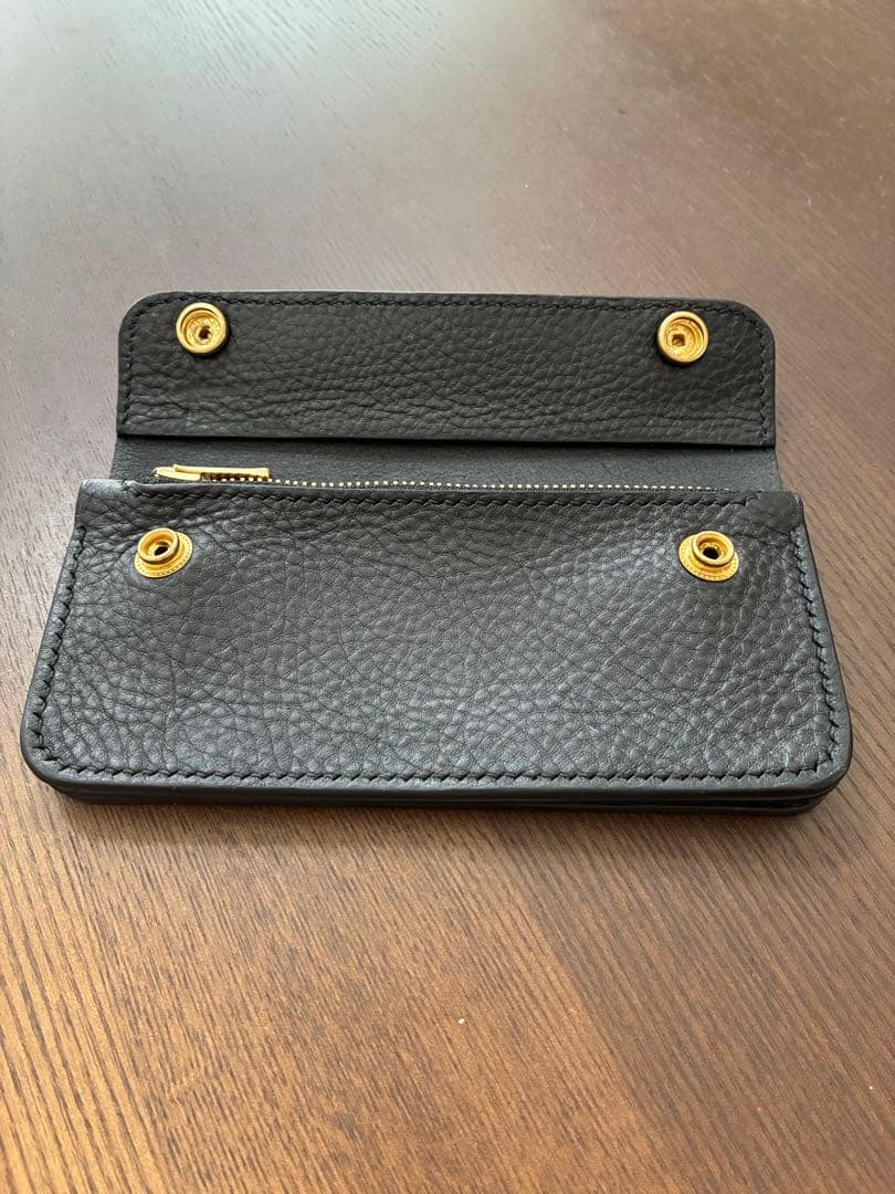 アップルウォッチのクロコダイルベルトとロングトラッカーウォレット