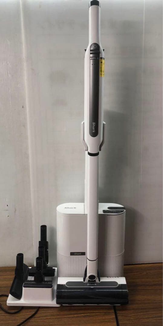 Shark シャーク　掃除機 ホワイト CS151JAE 送料無料