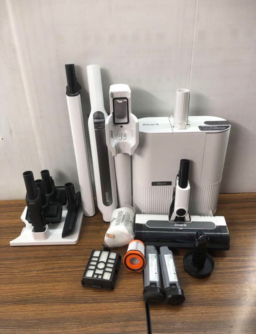 Shark シャーク　掃除機 ホワイト CS151JAE 送料無料