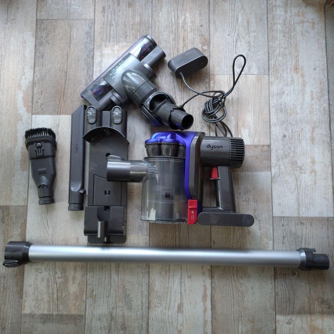 Dyson スティッククリーナー本体と付属品 部品取りとして　ご購入下さい。