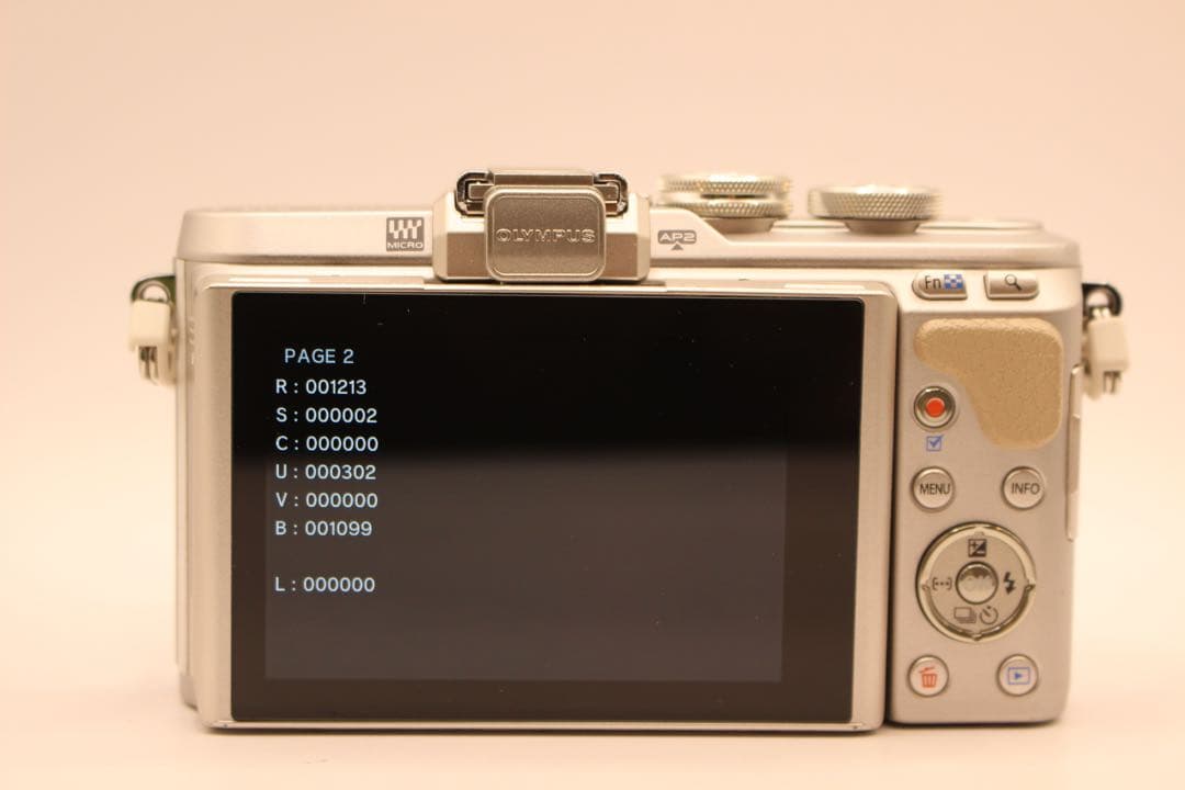 ★ショット数1213回★ オリンパス　E-PL8 レンズキット　ミラーレス