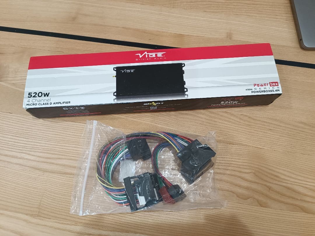 新品 VIBE POWERBOX65.4 BMW3 アンプ 用ハーネス付属