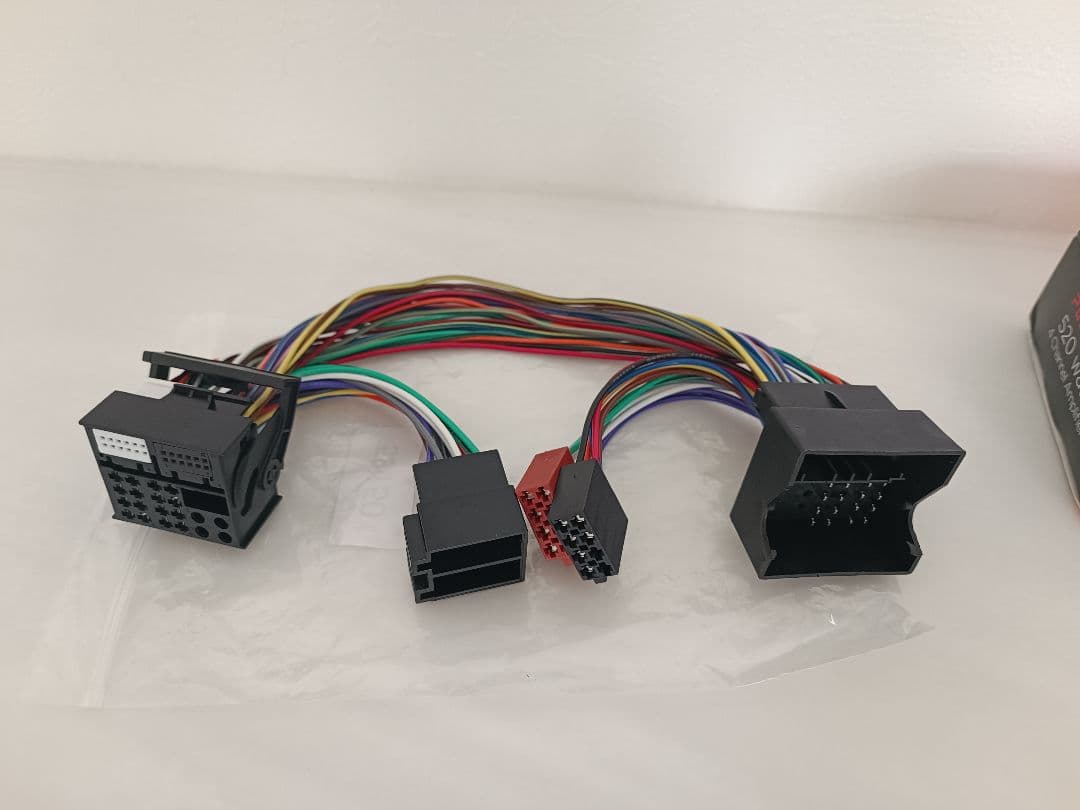 新品 VIBE POWERBOX65.4 BMW3 アンプ 用ハーネス付属