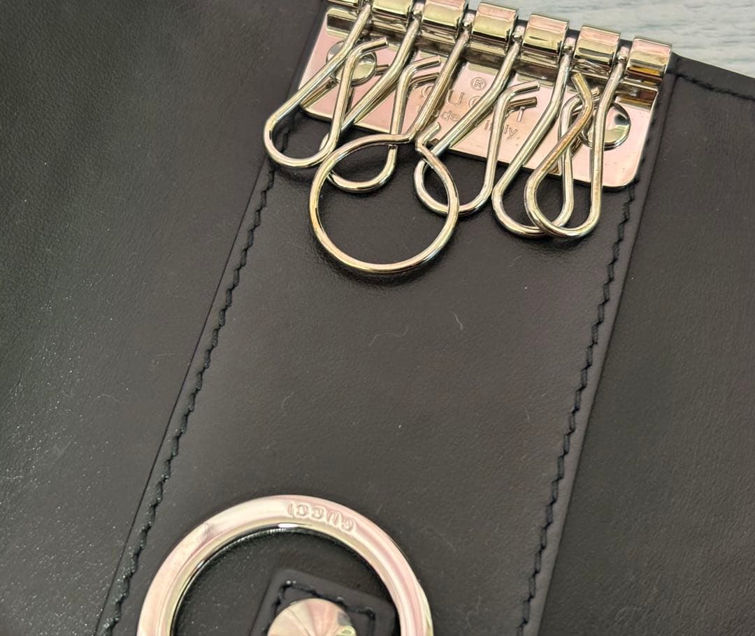 新品未使用　GUCCI グッチ GGエンボスレザー 6連 キーケース　キーリング