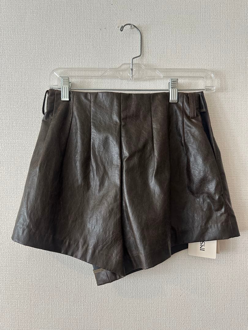 タグ付き新品inscrire 2024 ビーガンレザーショートパンツ34