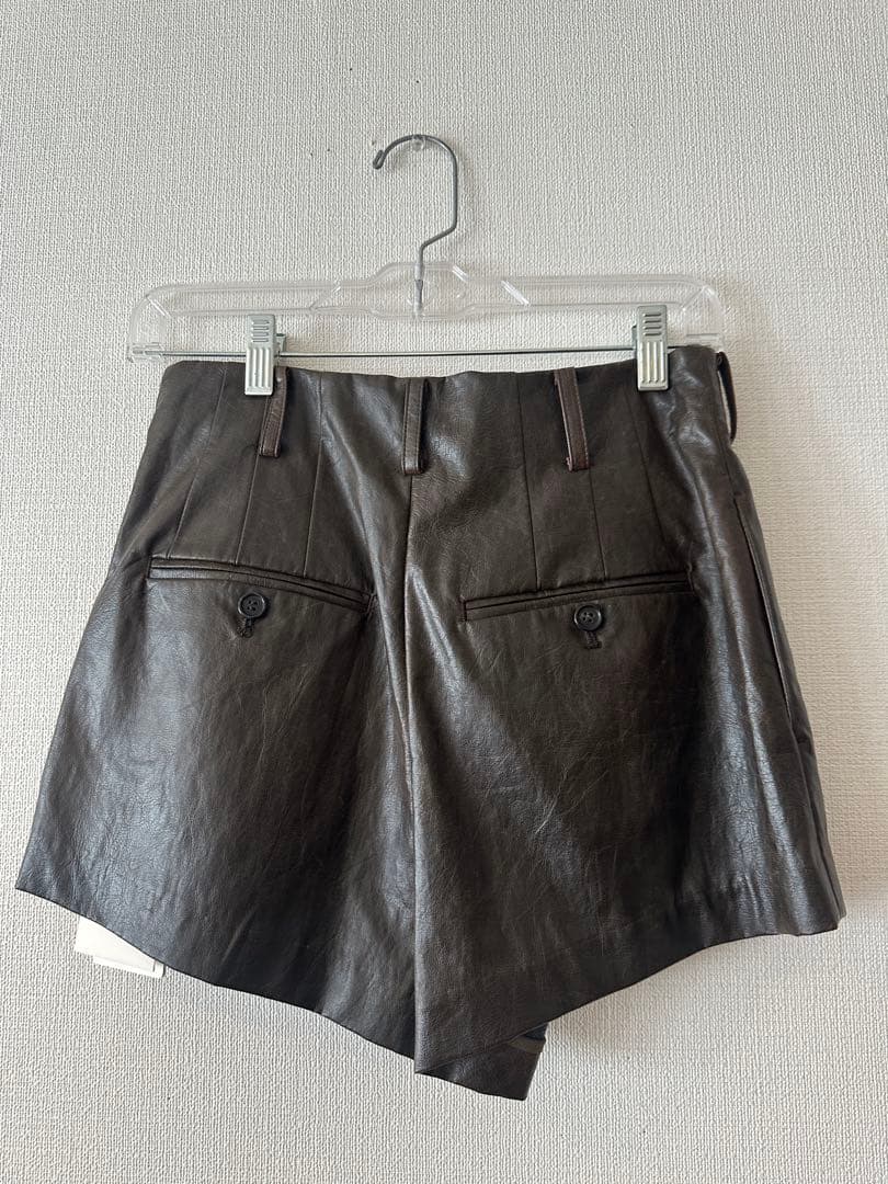 タグ付き新品inscrire 2024 ビーガンレザーショートパンツ34