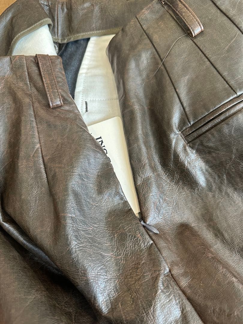 タグ付き新品inscrire 2024 ビーガンレザーショートパンツ34