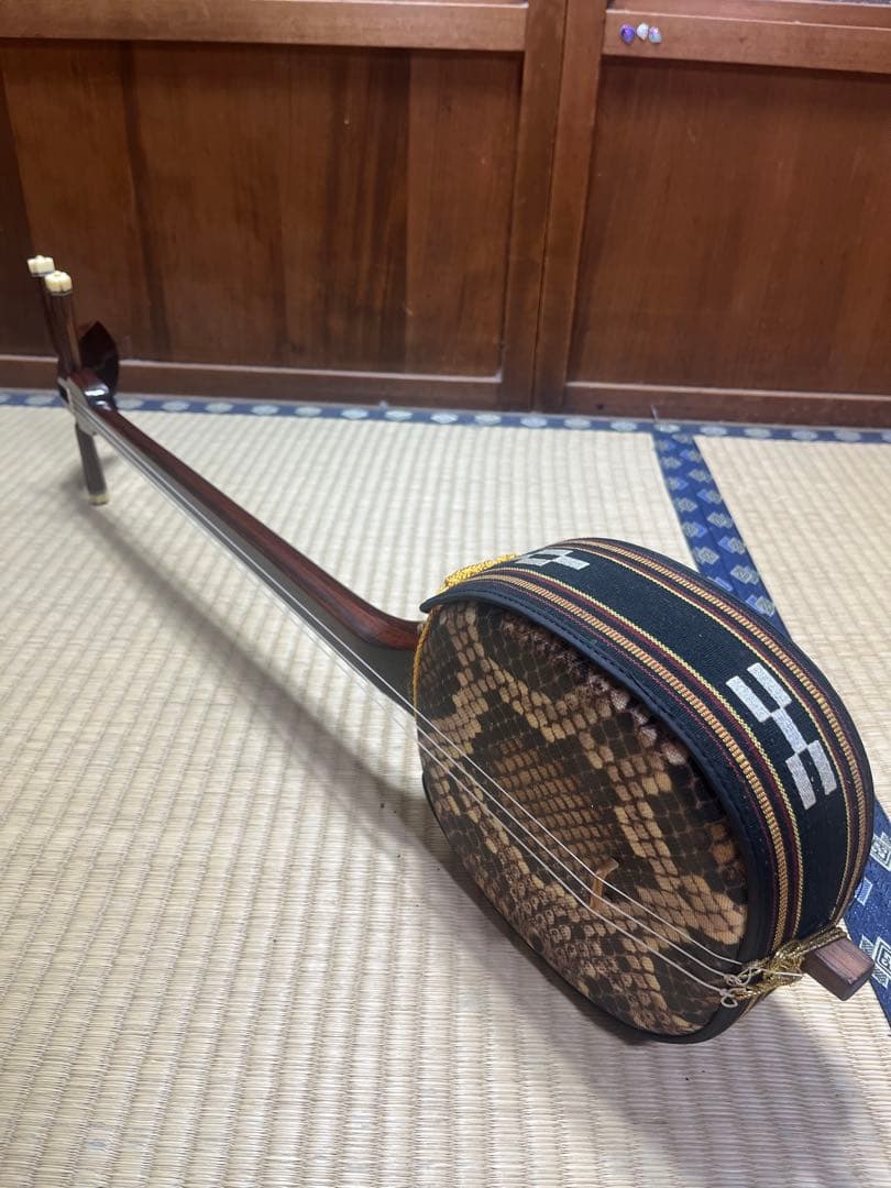 三線 人工皮　ストラップ付き　美品