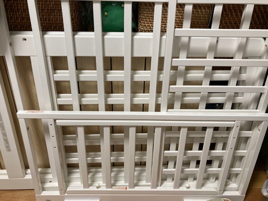 【美品】カトージ ハイタイプ ミニベビーベッド 収納棚 キャスター付スライド開閉