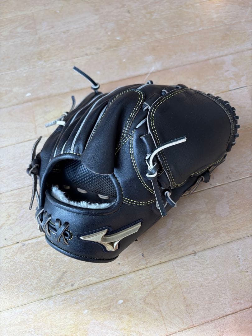 ［週末限定値下げ］Mizuno Global Elite 軟式グローブ投手用　黒