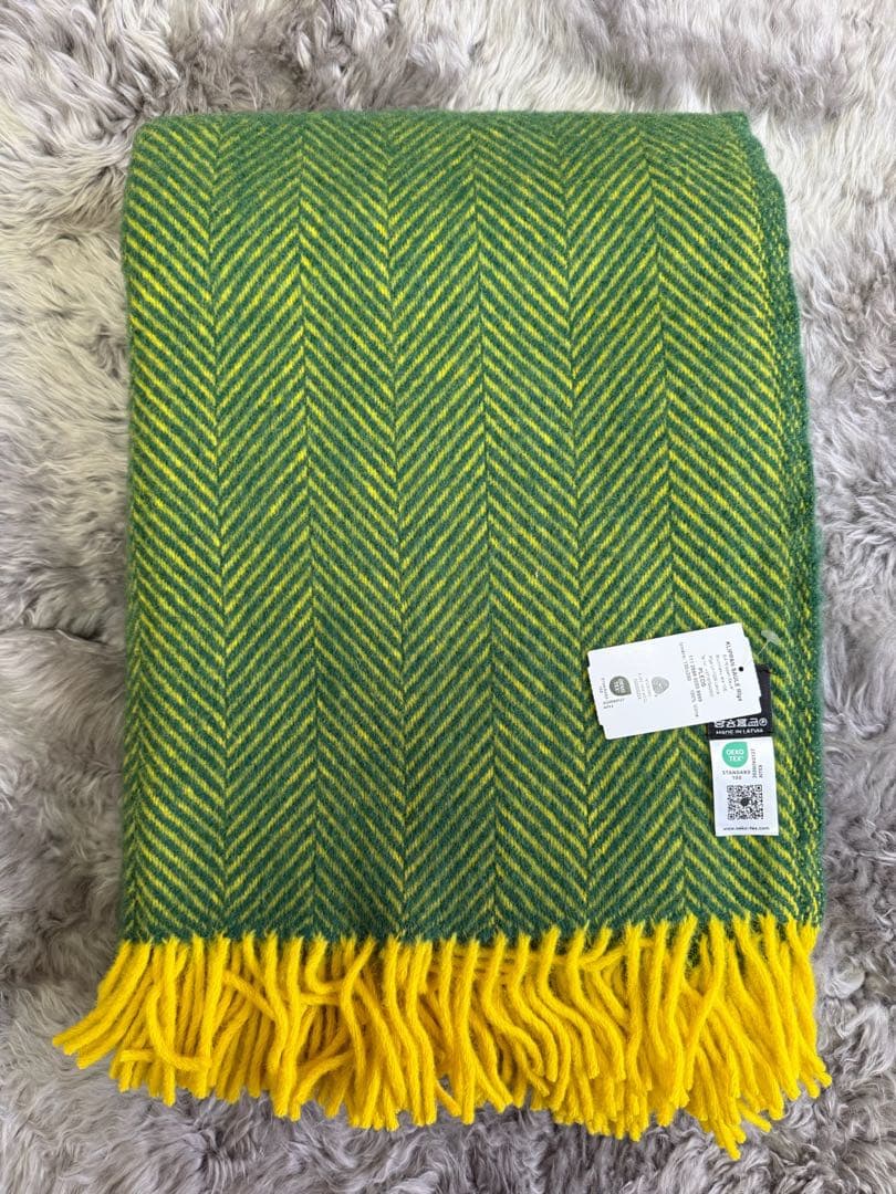 Klippan クリッパン　ブランケット　毛布　ミナペルホネン　緑　黄　カラフル