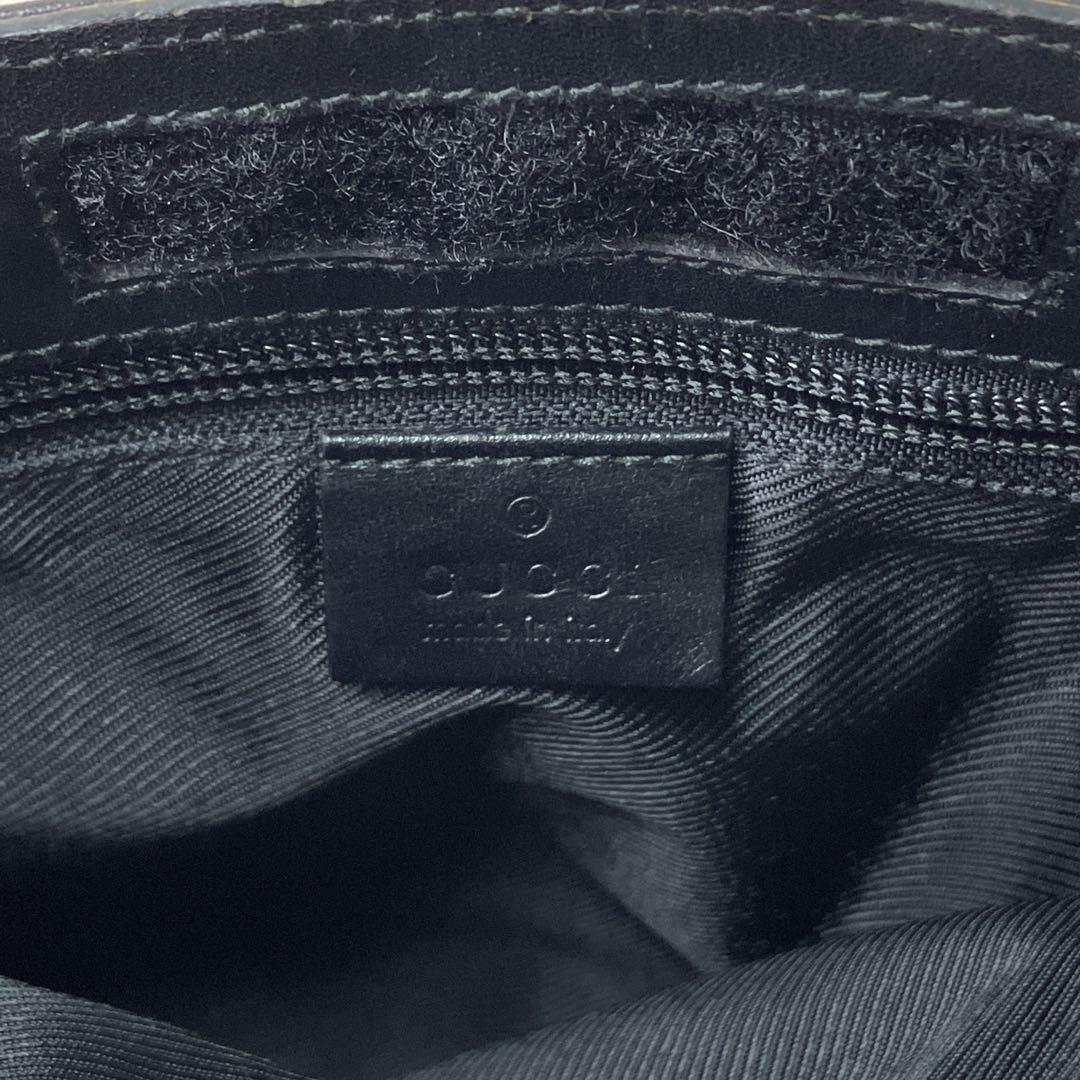 GUCCI グッチ　ショルダーバッグ　メッセンジャー　GG キャンバス　レザー