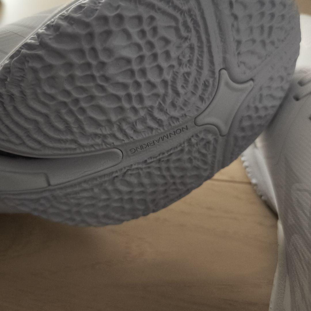 ミズノ ウェーブライトニングNEO3 28.5cm