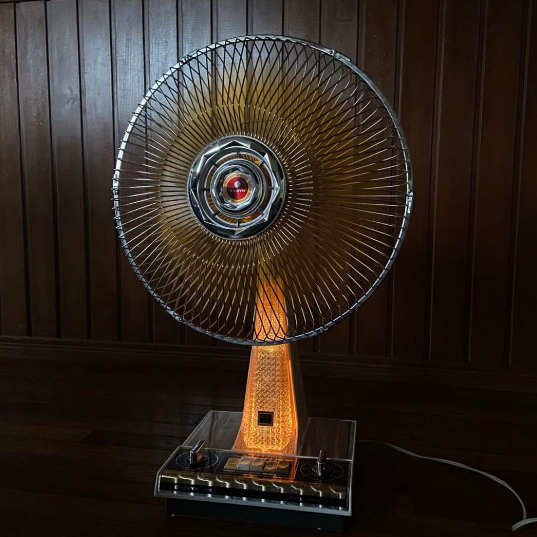 昭和レトロ　扇風機　ライト点灯します　希少　レトロポップ　美品　オレンジ