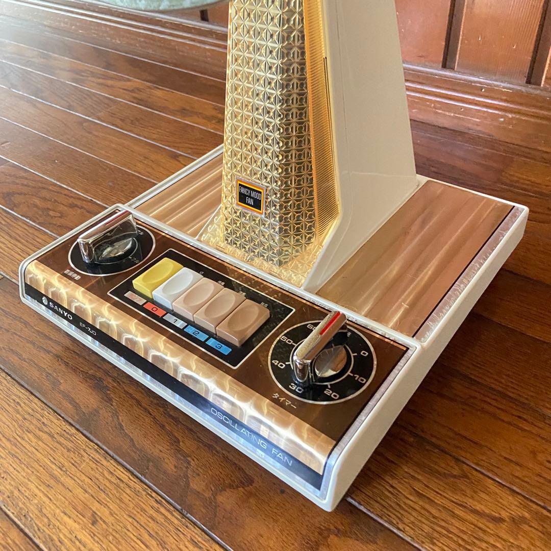 昭和レトロ　扇風機　ライト点灯します　希少　レトロポップ　美品　オレンジ