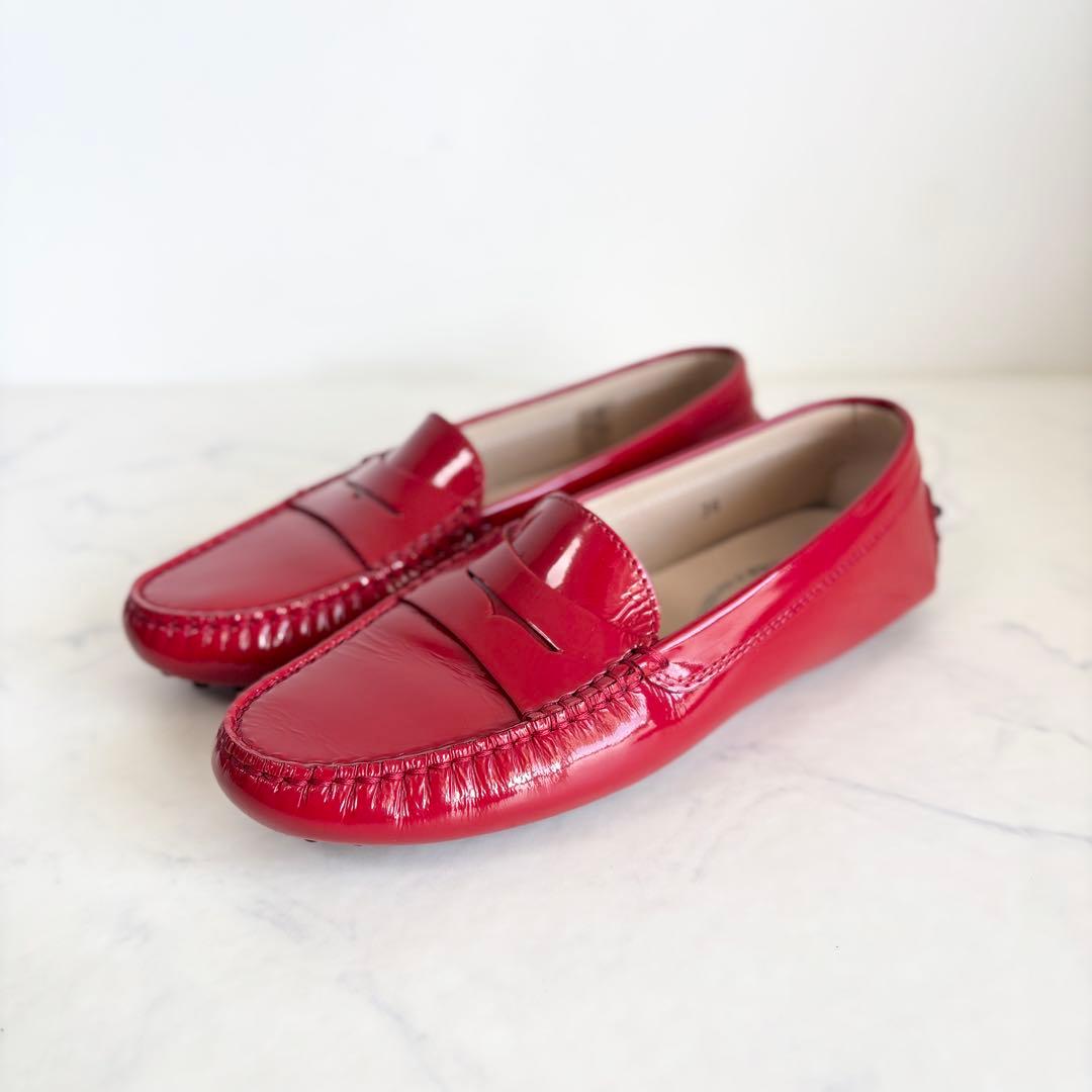 極美品 トッズ 36 ゴンミーニ ドライビングシューズ エナメル レッド