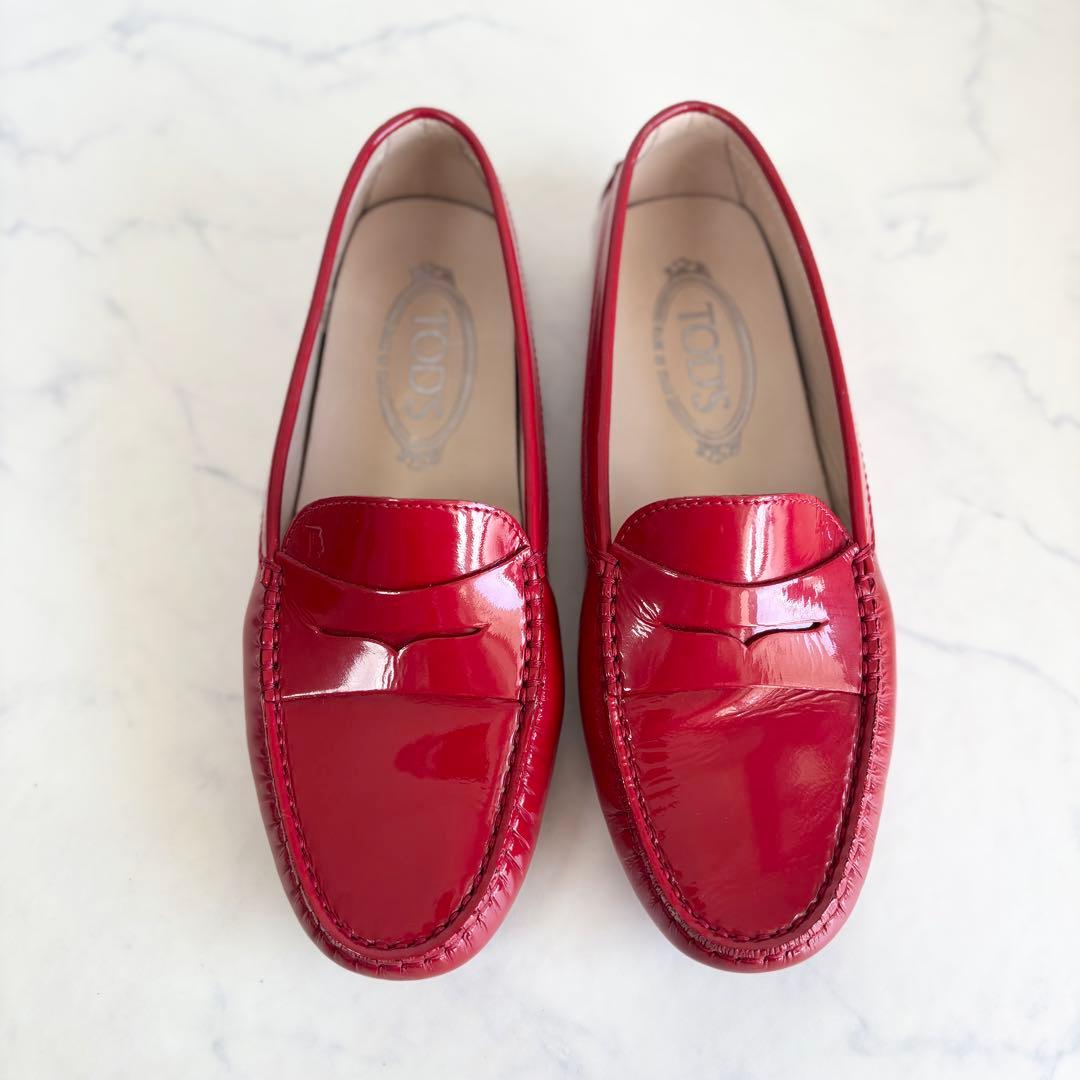 極美品 トッズ 36 ゴンミーニ ドライビングシューズ エナメル レッド