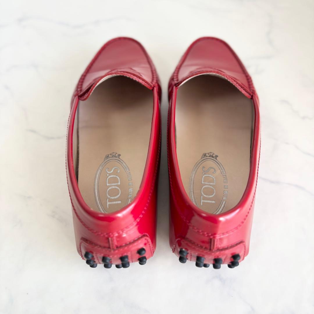 極美品 トッズ 36 ゴンミーニ ドライビングシューズ エナメル レッド