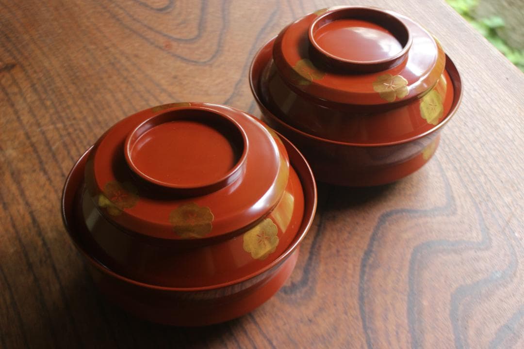 デッドストック！深みある朱漆に優美な梅蒔絵の映えるお椀2点（検輪島塗京塗雑煮椀