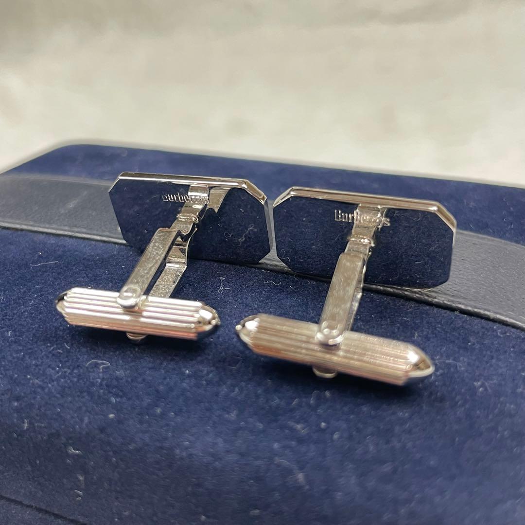 未使用級✨バーバリー✨タイピン✨カフス✨セット✨シルバー✨ロゴ✨箱付き