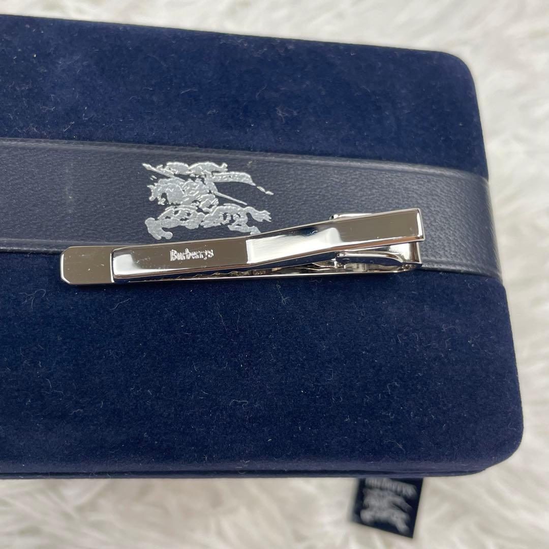 未使用級✨バーバリー✨タイピン✨カフス✨セット✨シルバー✨ロゴ✨箱付き