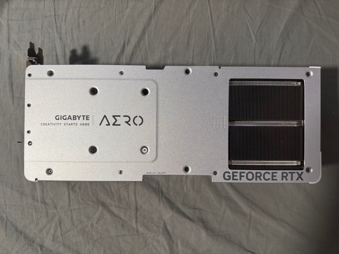 GIGABYTE AERO RTX4090 クーラーのみ ホワイト