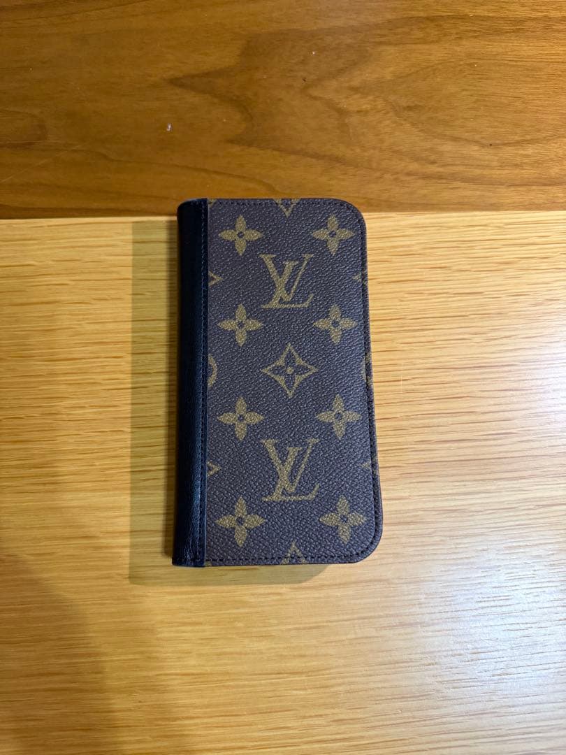 iPhone16pro フォリオ