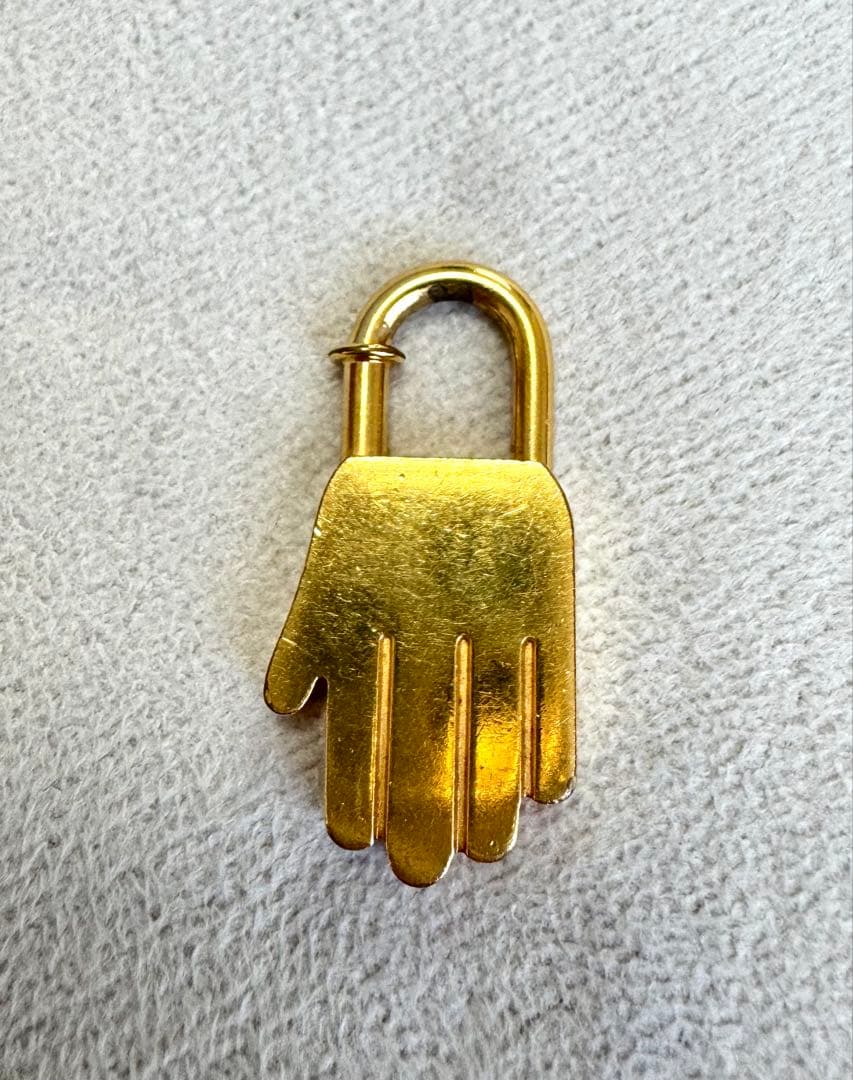 HERMES カデナ ハンドモチーフ