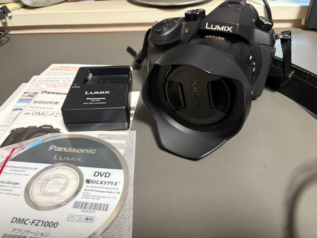 【美品】パナソニック　Lumix DMC-FZ1000 ネオ一眼、ライカレンズ