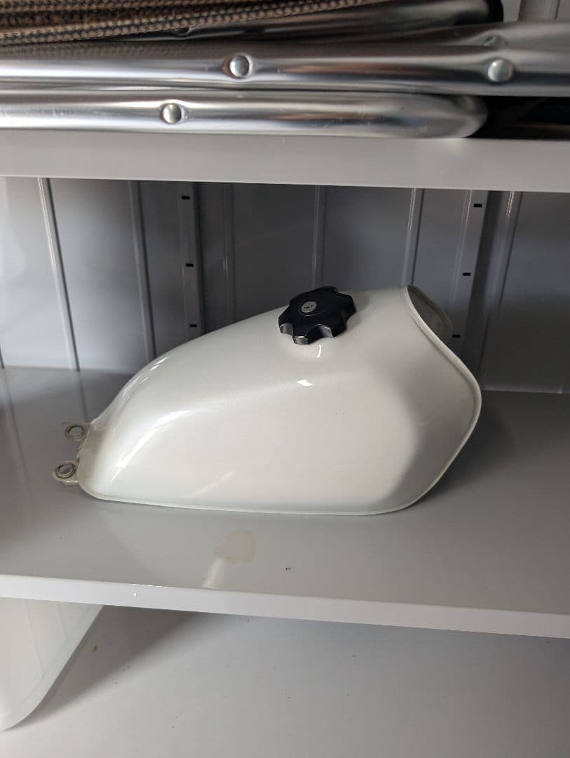 グラストラッカー ビッグボーイ 純正タンク