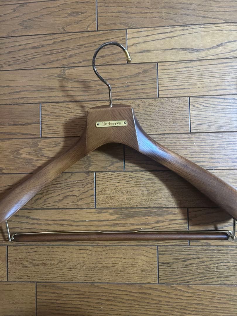 Burberry's 木製ハンガー 18本セット