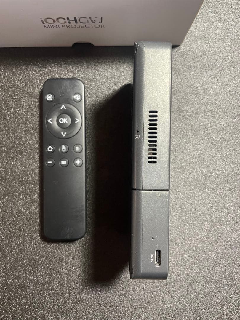 iOCHOW io2 ミニ　プロジェクター　投影機