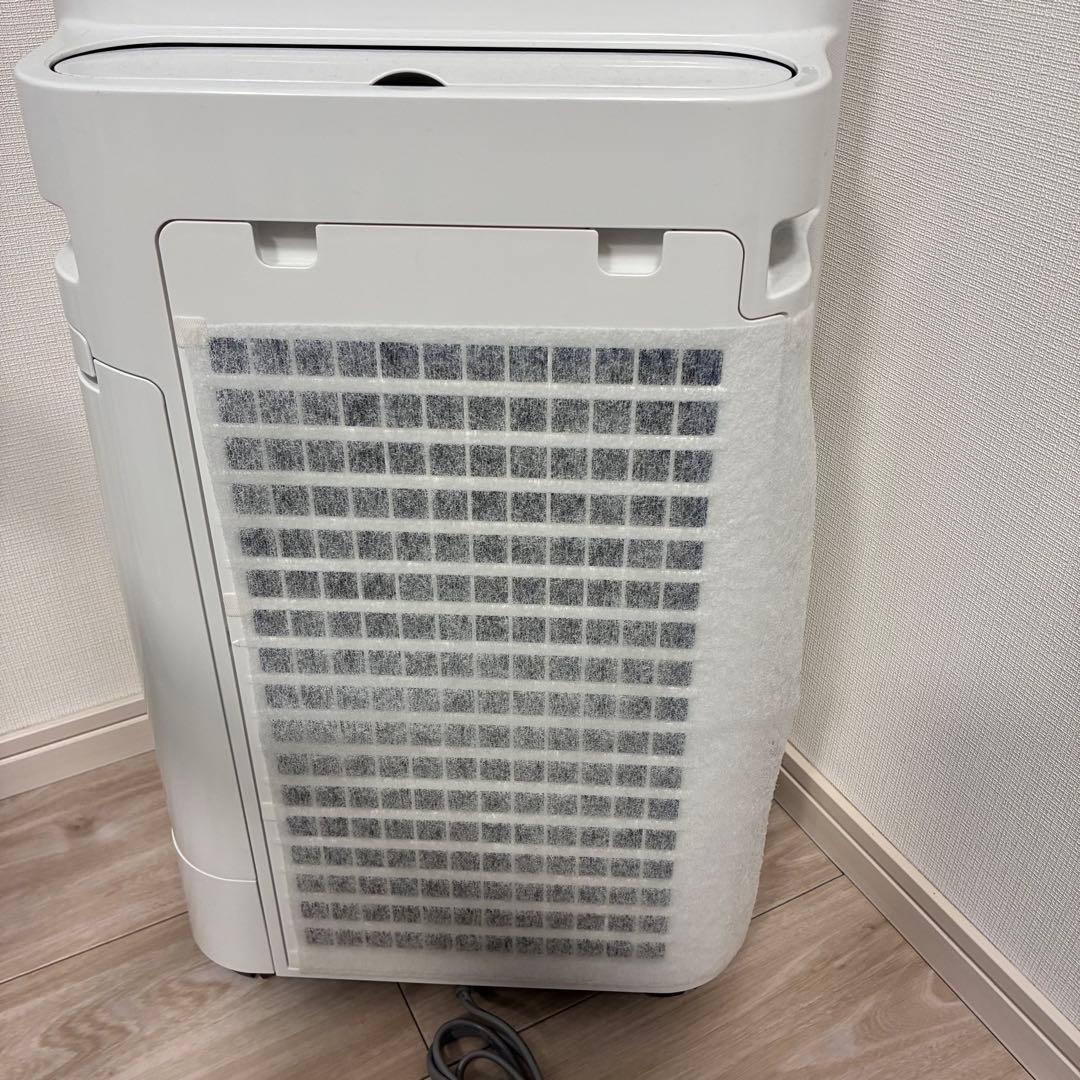 シャープ　加湿空気清浄機　KC-T50-W