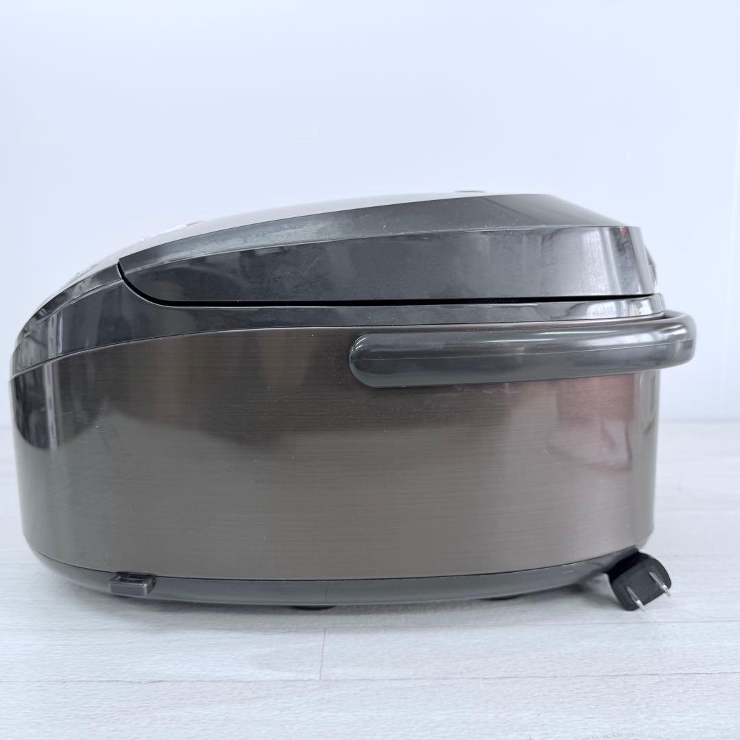 TIGER 炊飯器　22年製JPW-D100