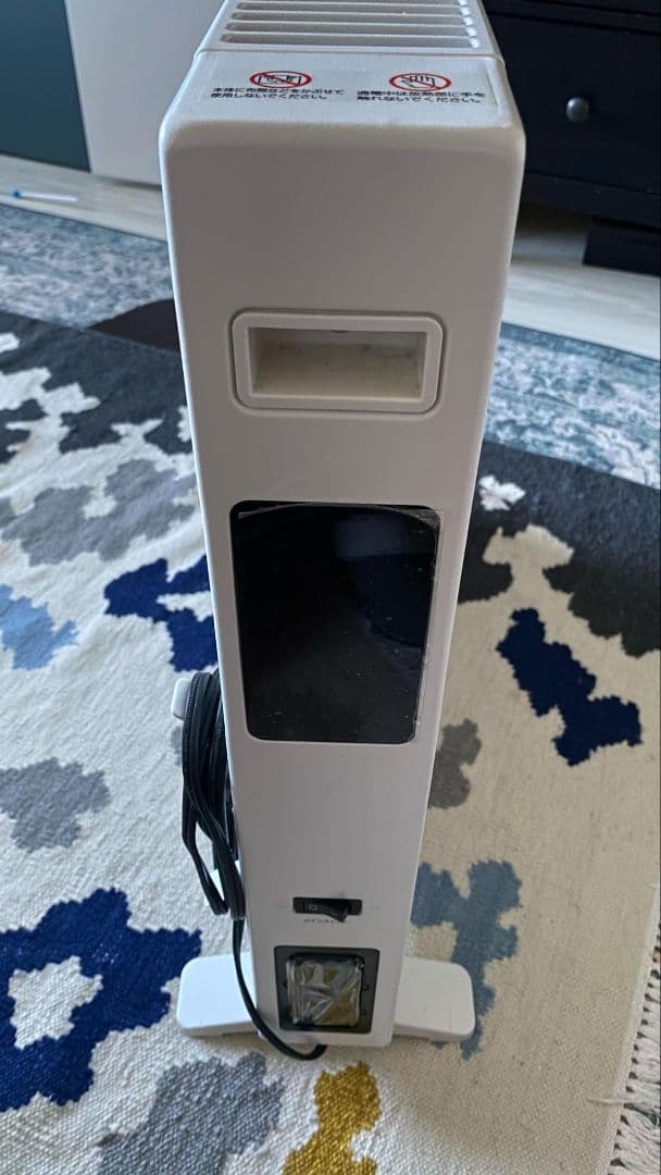 ホワイト スリムデザイン 電気ヒーター エスケイジャパ。