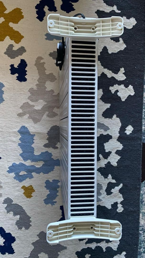 ホワイト スリムデザイン 電気ヒーター エスケイジャパ。