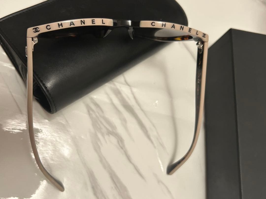 美品 chanel サングラス