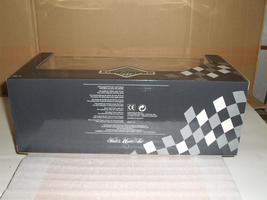 ミニチャンプス　１／１８　フェラーリ　F93A　＃２８　ベルガー　ノードライバー