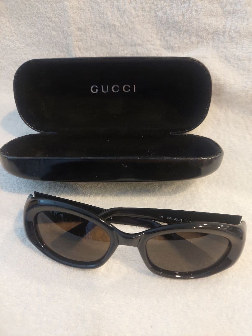 トラ　GUCCI　サイドロゴ　サングラス　ブラック　GG2432/S