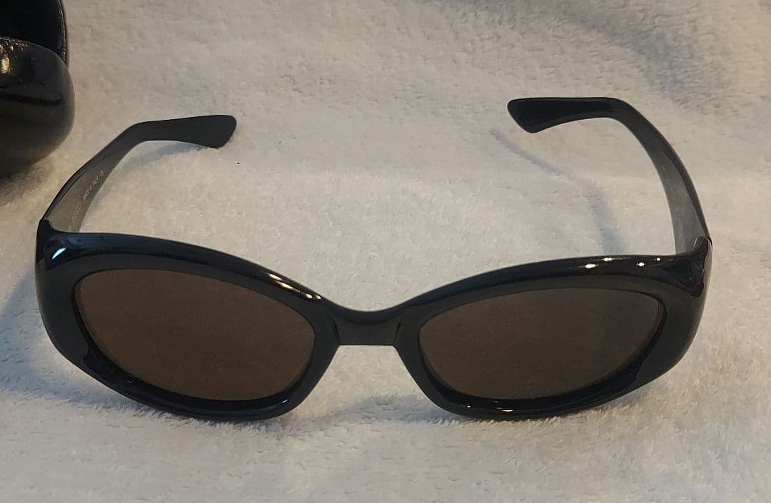 トラ　GUCCI　サイドロゴ　サングラス　ブラック　GG2432/S