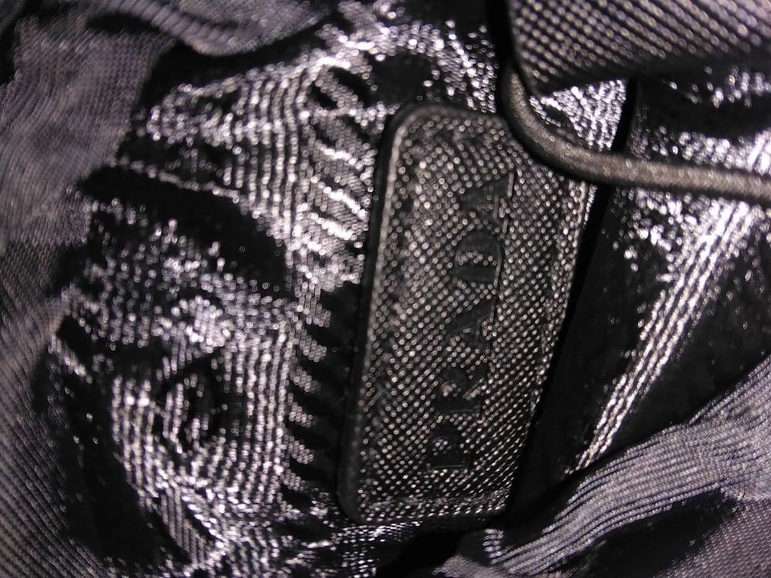 清吾プラダノベルティスマホショルダー新品未使用タグ付き、