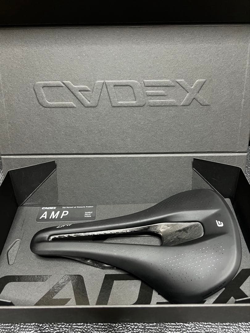【新品】 CADEX AMP カーボンサドル 129g