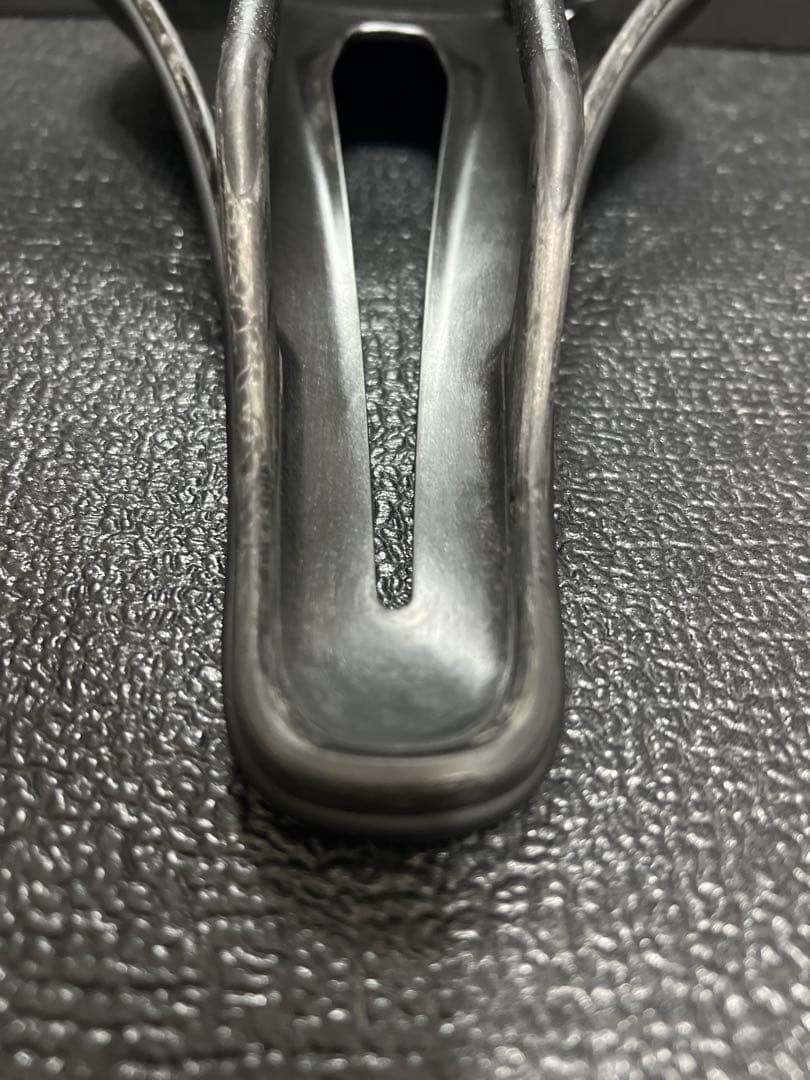 【新品】 CADEX AMP カーボンサドル 129g