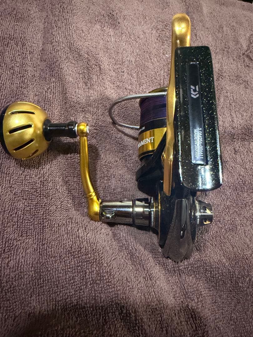 ダイワ22トーナメントISO 3000XH-LBDカスタム美品！